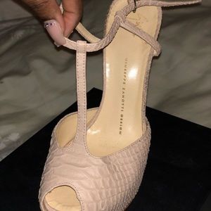 Authentic Giuseppe Zanotti Monro sand/nude